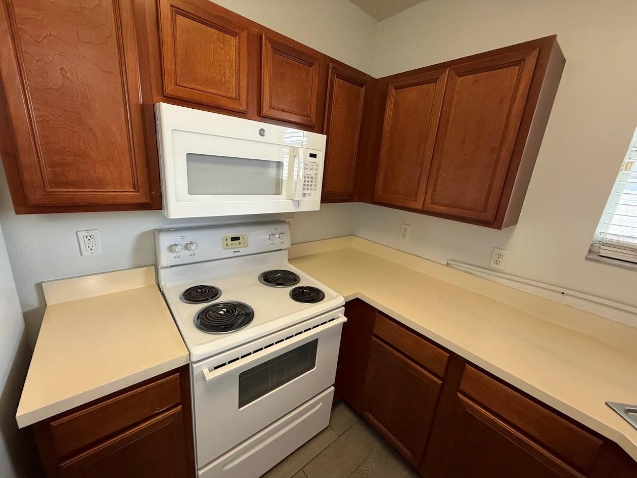 Listing photo id 9 for 1567 Blue Magnolia Road