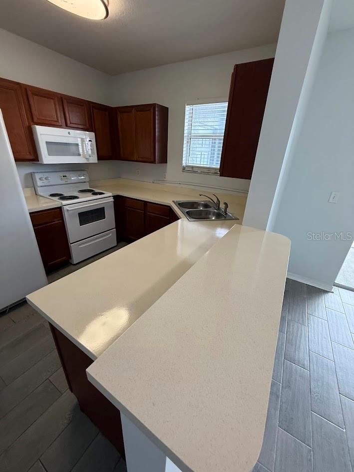 Listing photo id 10 for 1567 Blue Magnolia Road