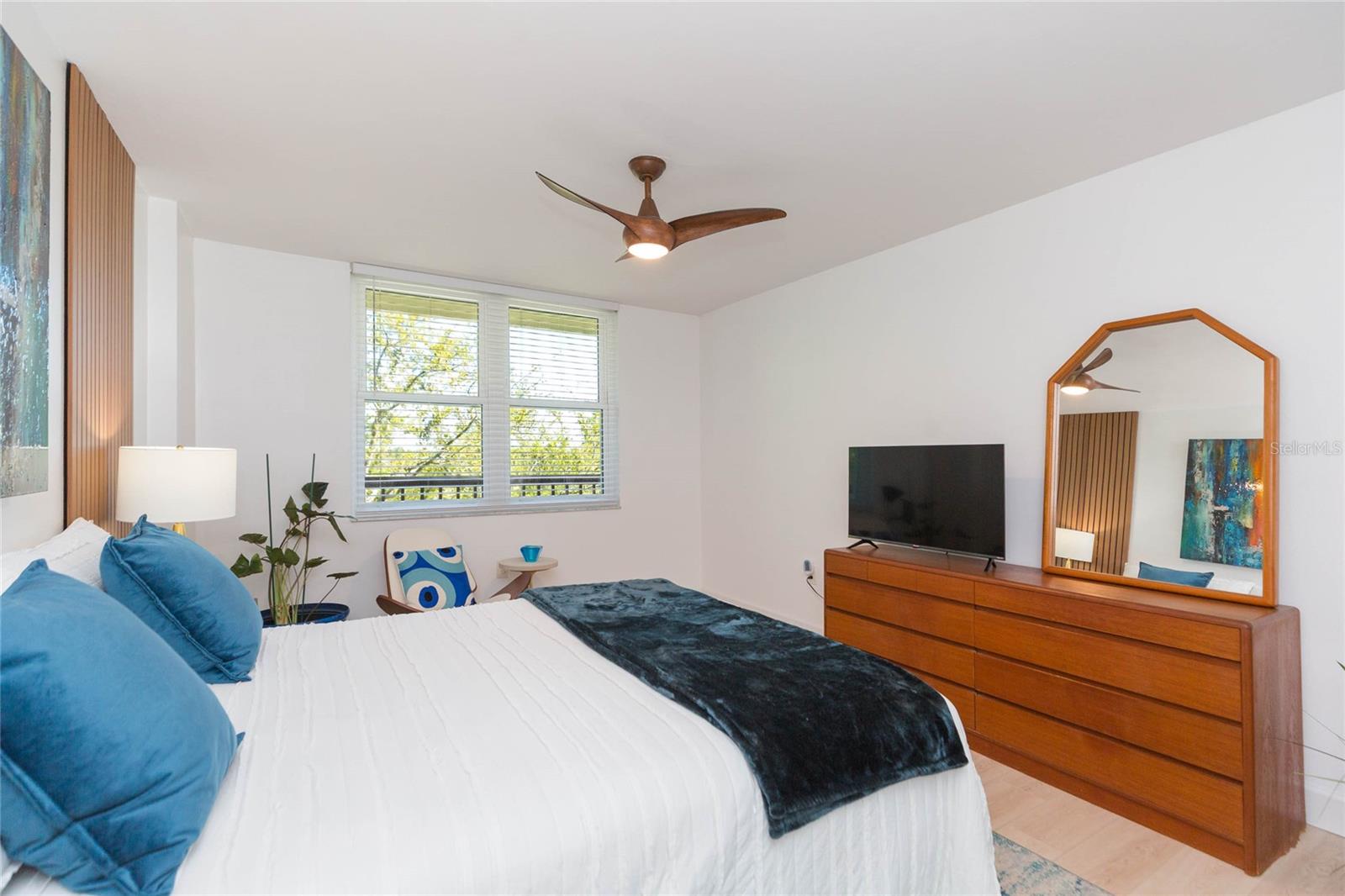 Image 11 of 35 For 2333 Feather Sound Drive A307