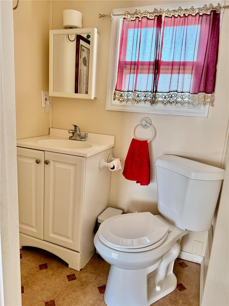 Listing photo id 10 for 651 54th Lane S 14