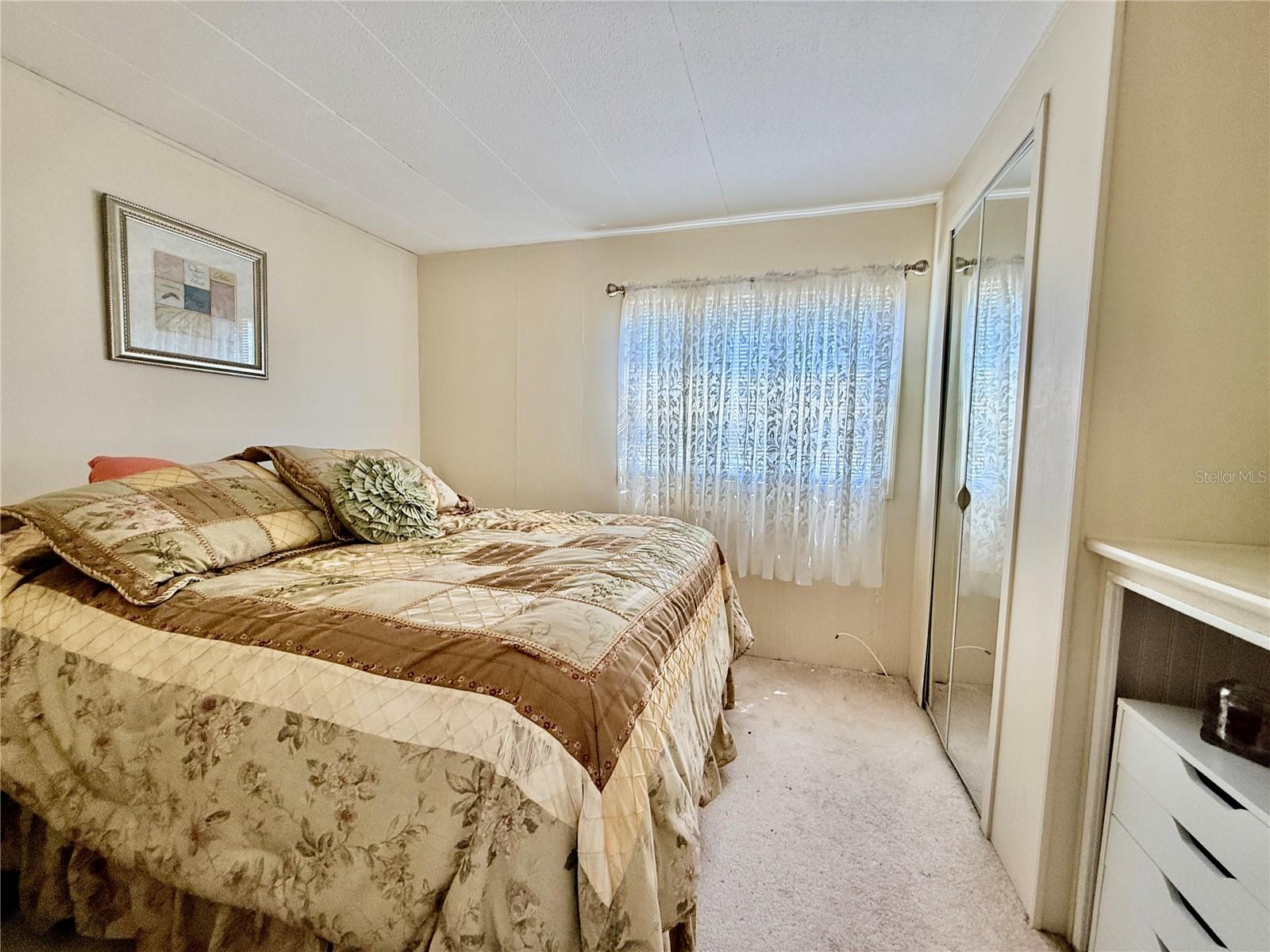 Listing photo id 19 for 651 54th Lane S 14