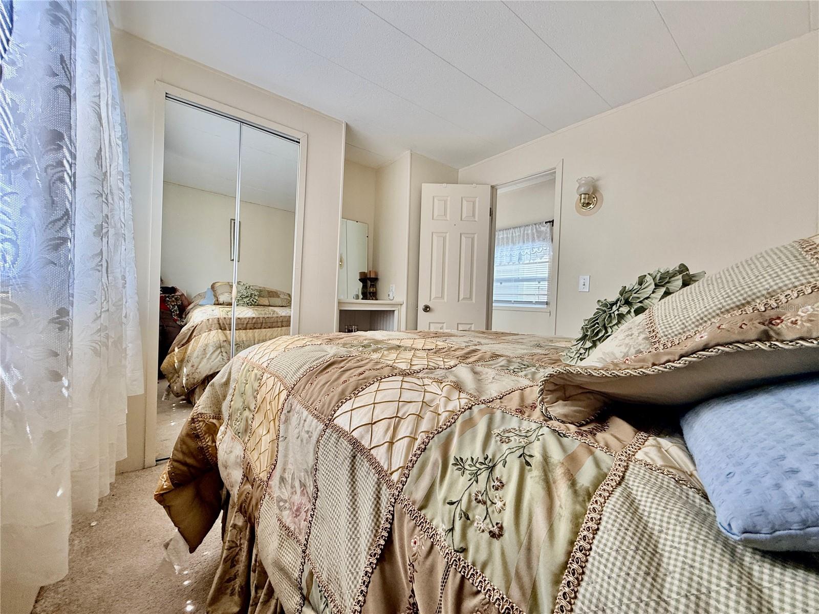 Listing photo id 21 for 651 54th Lane S 14