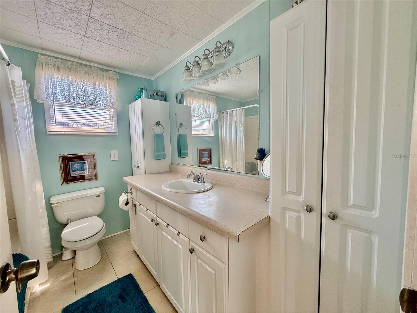 Listing photo id 22 for 651 54th Lane S 14