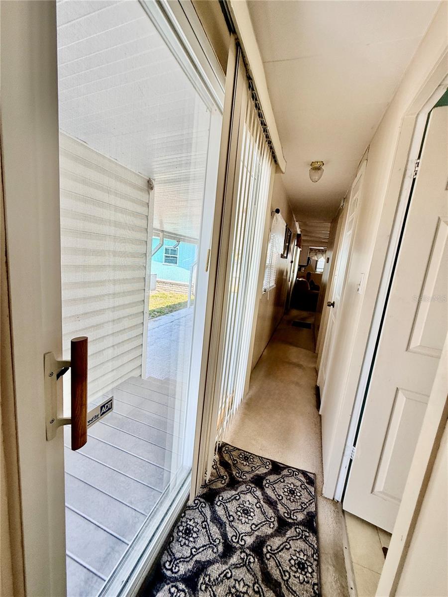 Listing photo id 25 for 651 54th Lane S 14