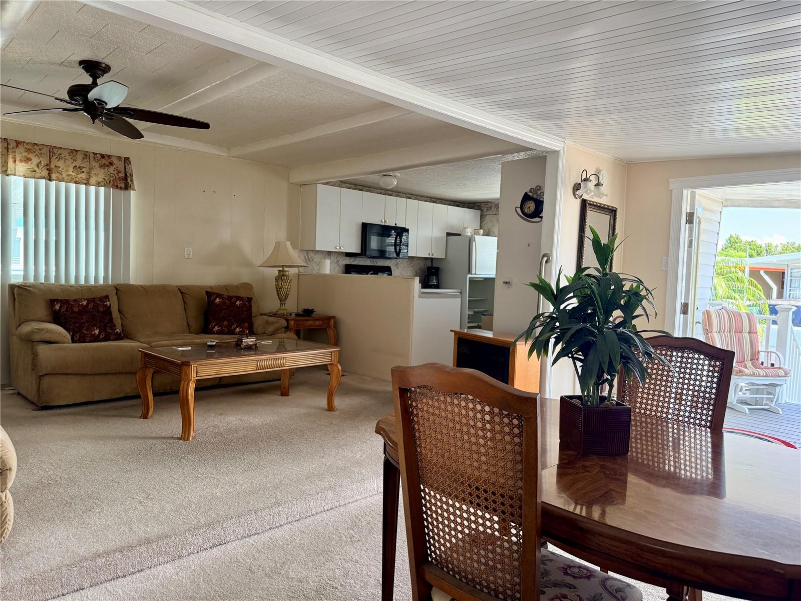 Listing photo id 7 for 651 54th Lane S 14