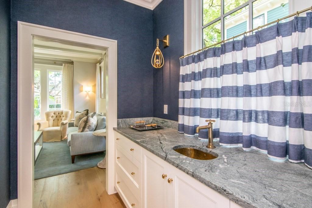 Image 12 of 68 For 908 Dakota Avenue