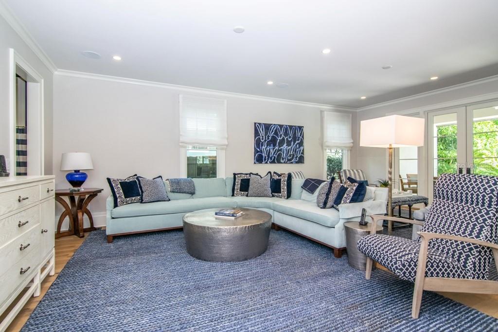 Image 17 of 68 For 908 Dakota Avenue