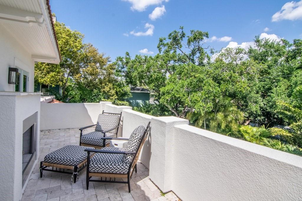 Image 39 of 68 For 908 Dakota Avenue