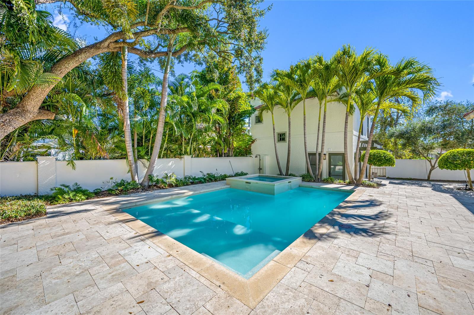 Image 47 of 68 For 908 Dakota Avenue