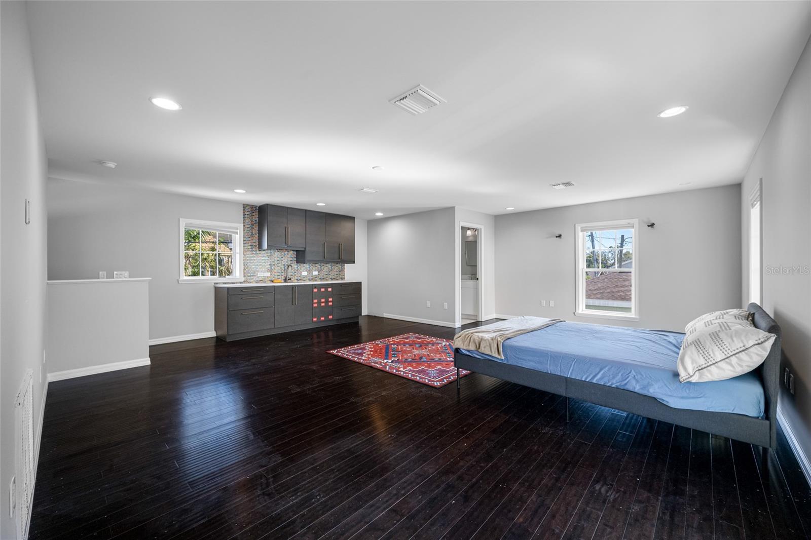 Image 54 of 68 For 908 Dakota Avenue