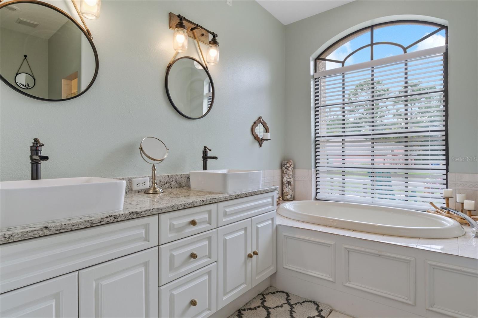 Image 28 of 54 For 46 Fringetree Street