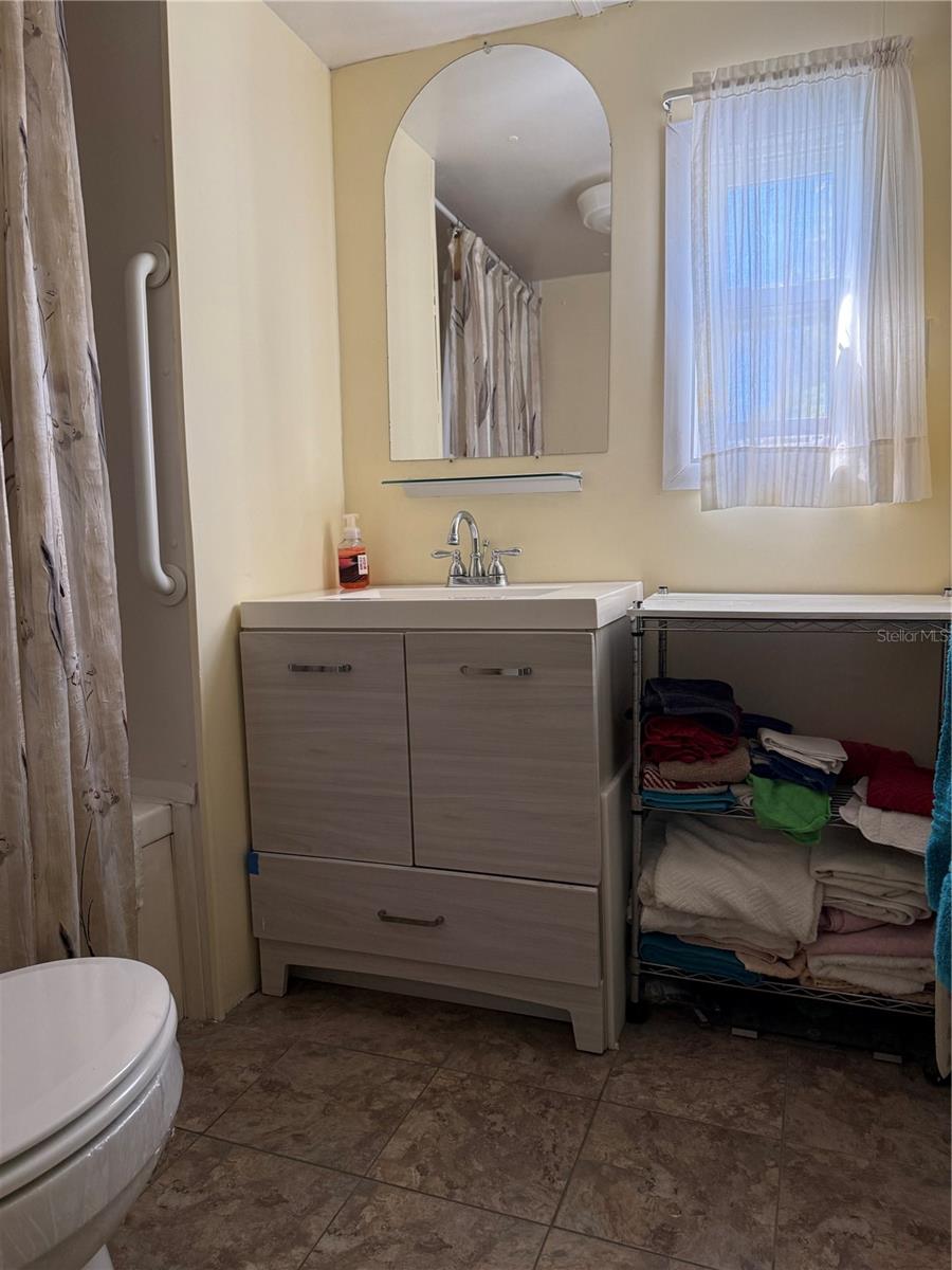 Image 11 of 32 For 7803 46th Avenue N 129