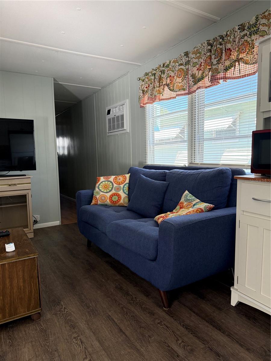 Image 17 of 32 For 7803 46th Avenue N 129