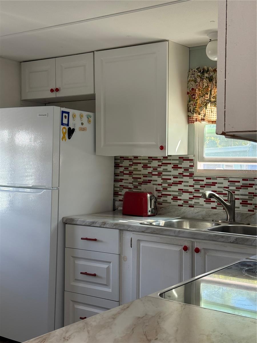 Image 21 of 32 For 7803 46th Avenue N 129