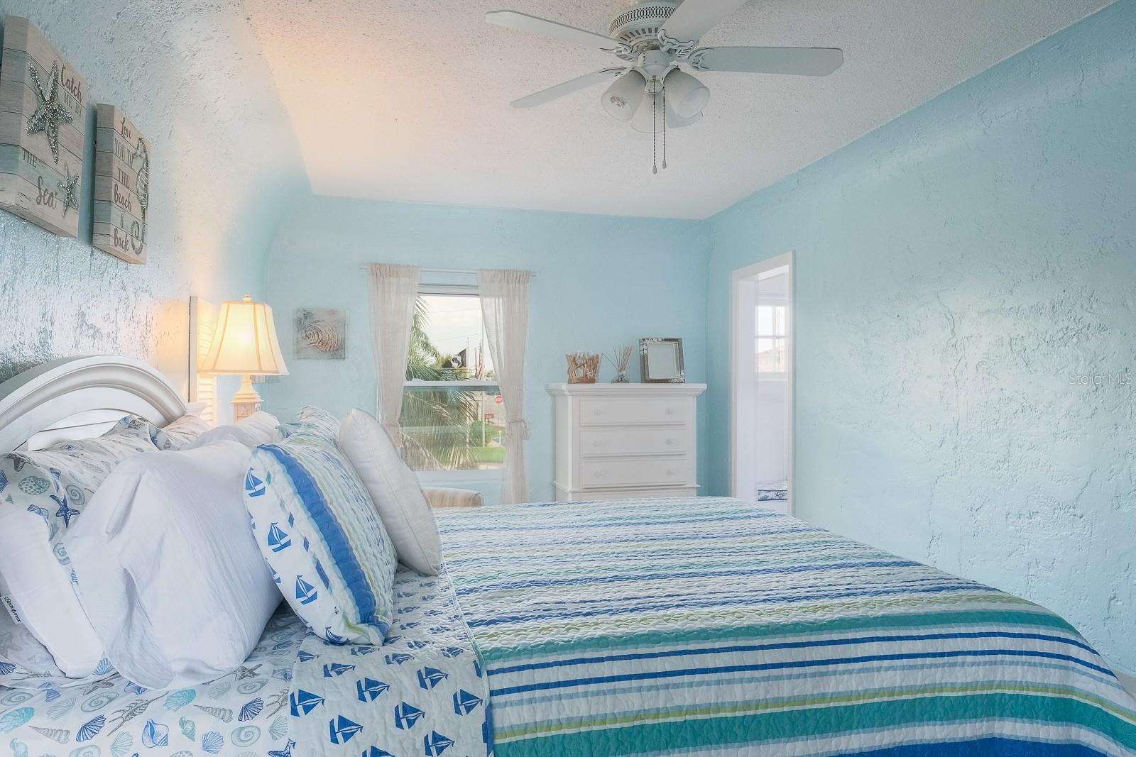 Image 3 of 10 For 7001 Gulf Boulevard Apt 2