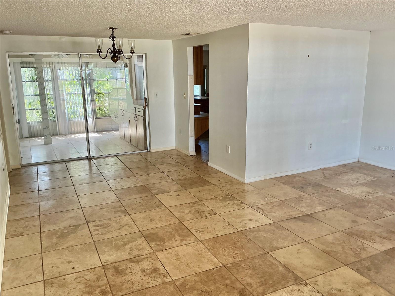 Image 5 of 14 For 8702 Village Mill Row