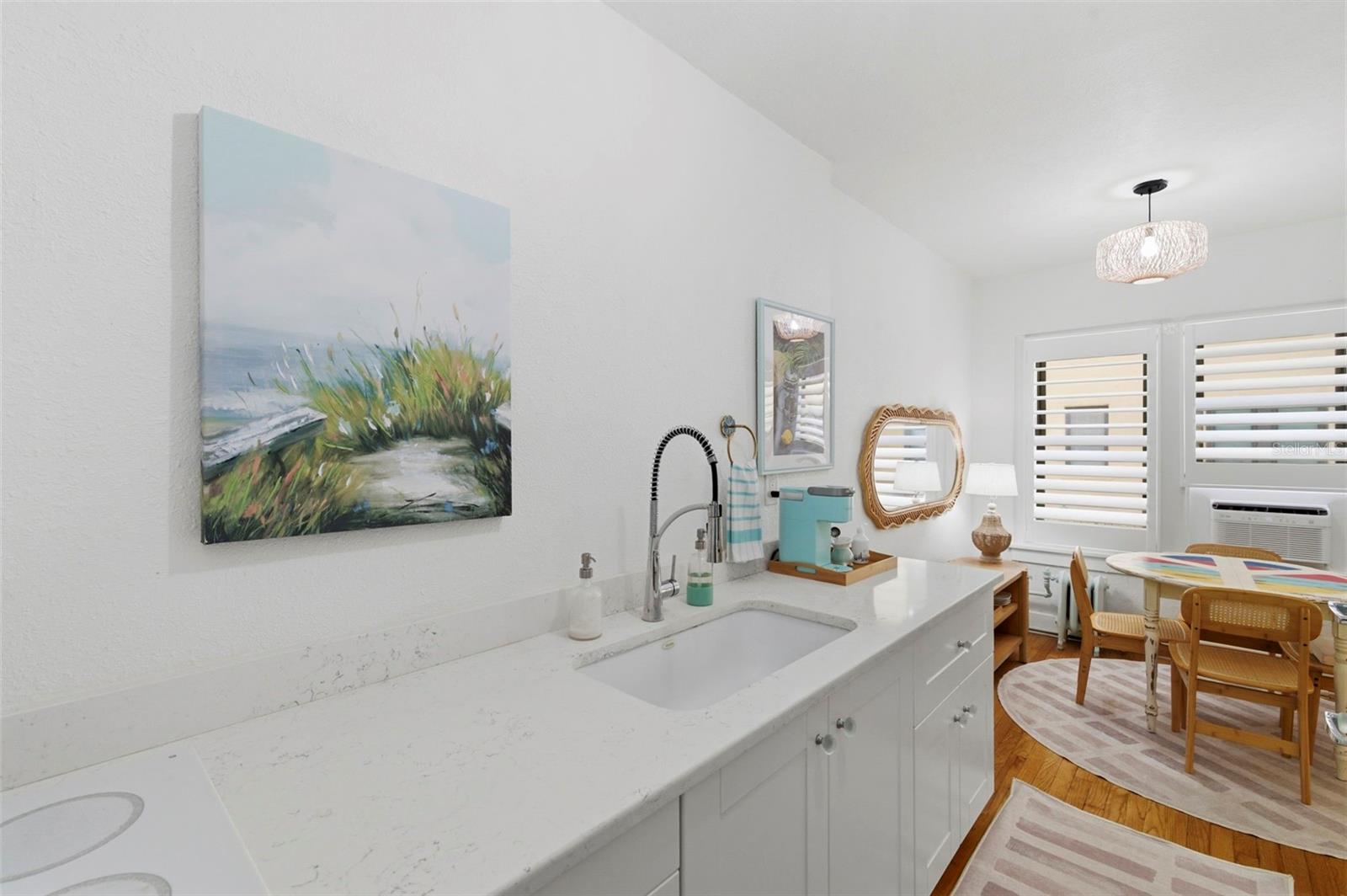 Image 11 of 47 For 130 4th Avenue N 106