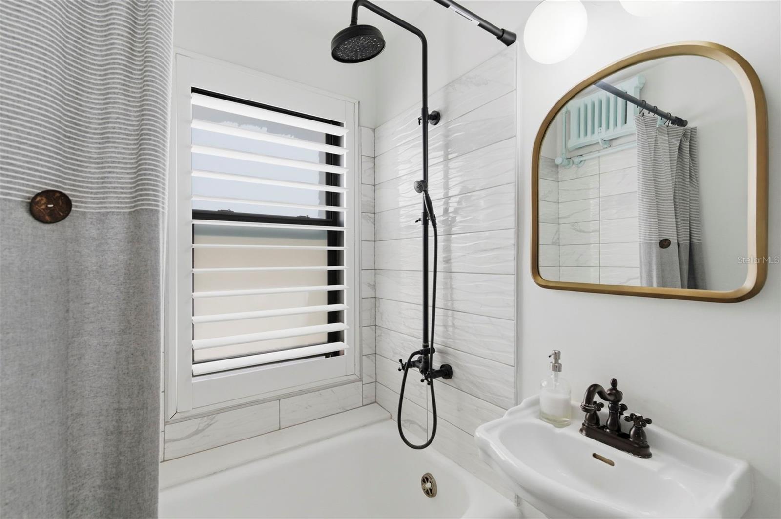 Image 27 of 47 For 130 4th Avenue N 106