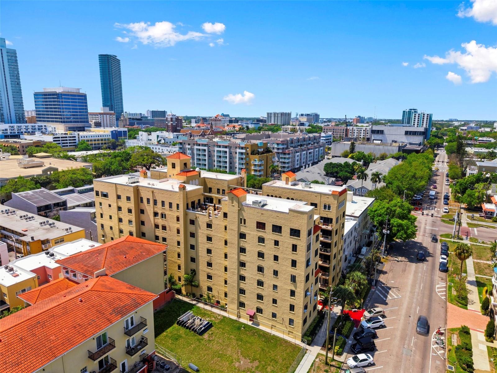 Image 37 of 47 For 130 4th Avenue N 106