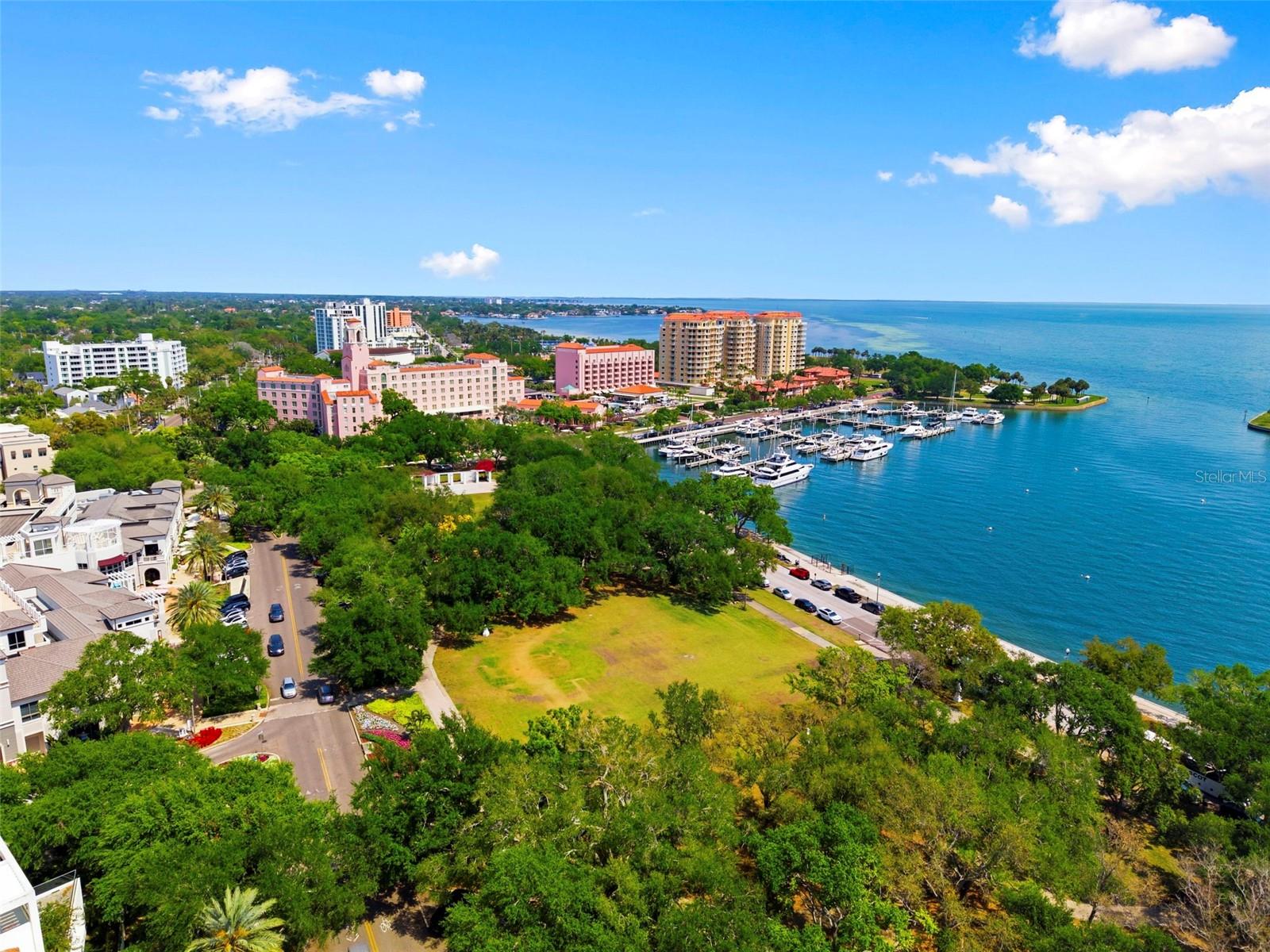 Image 43 of 47 For 130 4th Avenue N 106