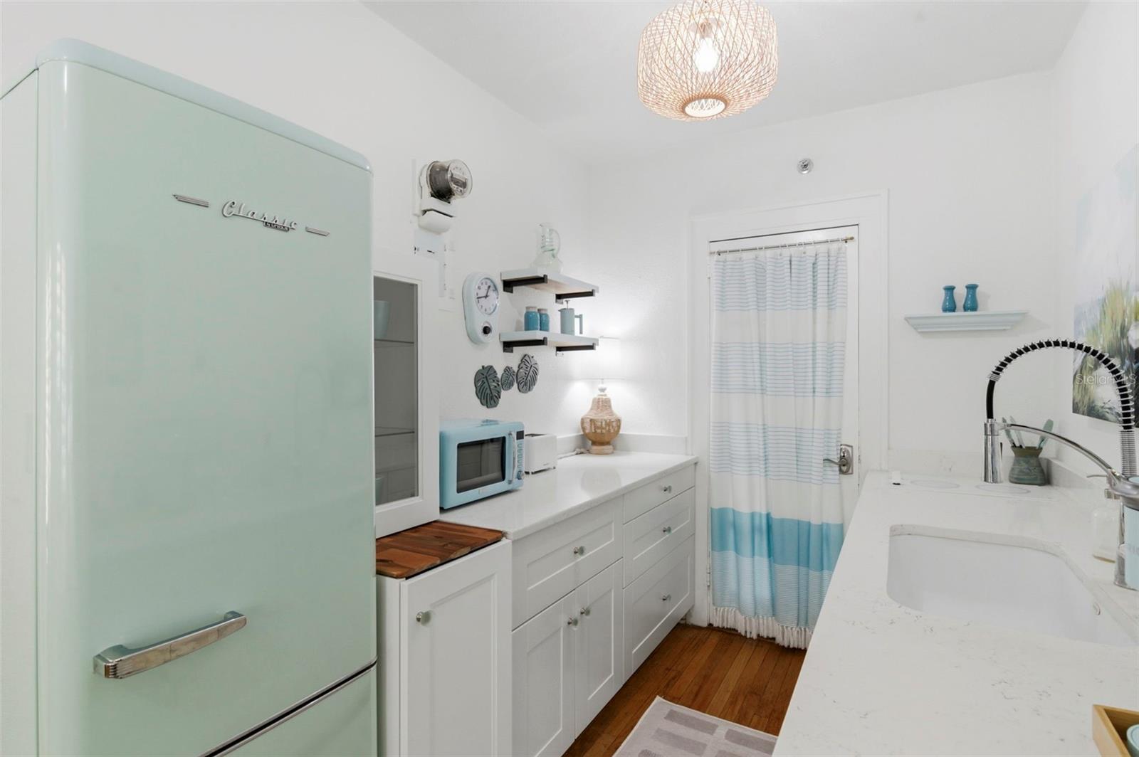 Image 8 of 47 For 130 4th Avenue N 106