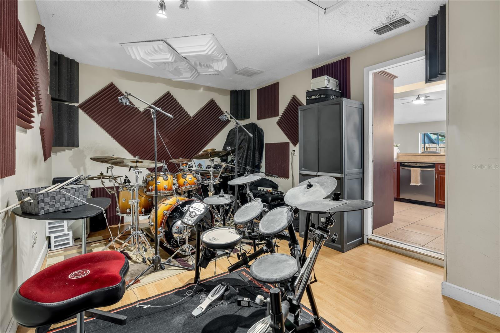 Image 14 of 28 For 13506 Colorado Place