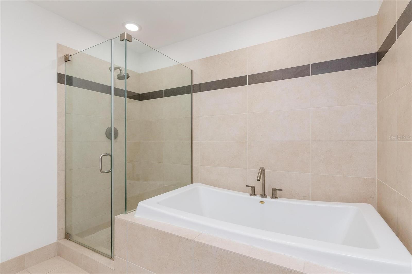 Image 19 of 58 For 175 1st Street S 504