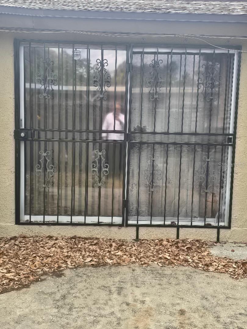 Image 4 of 15 For 746 38th Avenue S