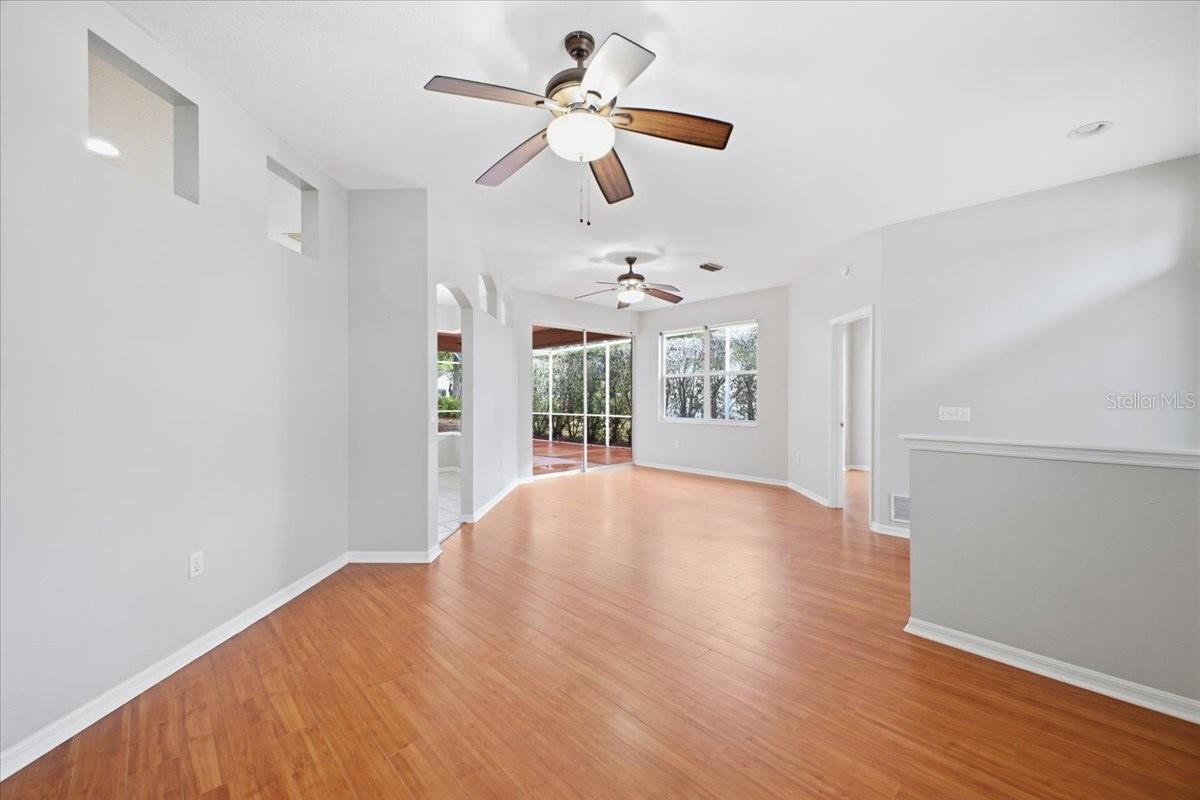 Image 4 of 26 For 12105 Whistling Way