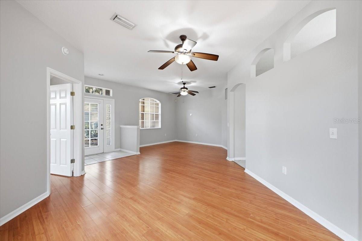 Image 5 of 26 For 12105 Whistling Way