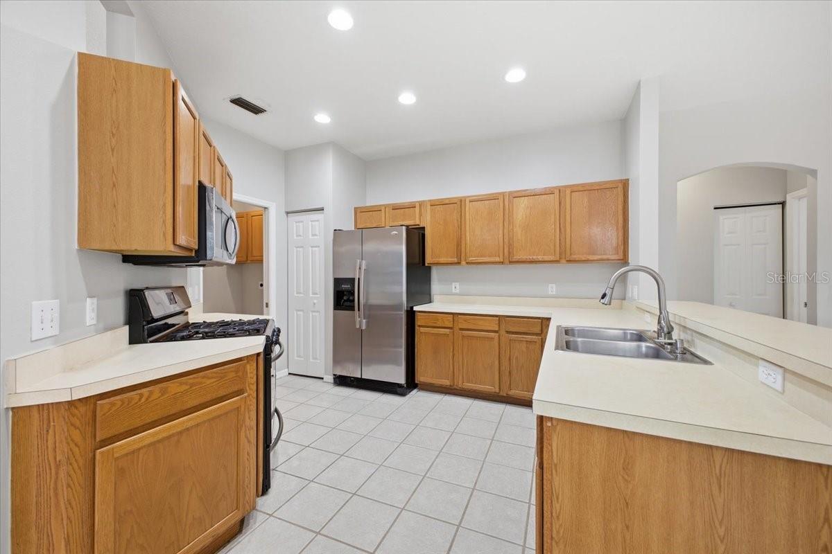 Image 6 of 26 For 12105 Whistling Way