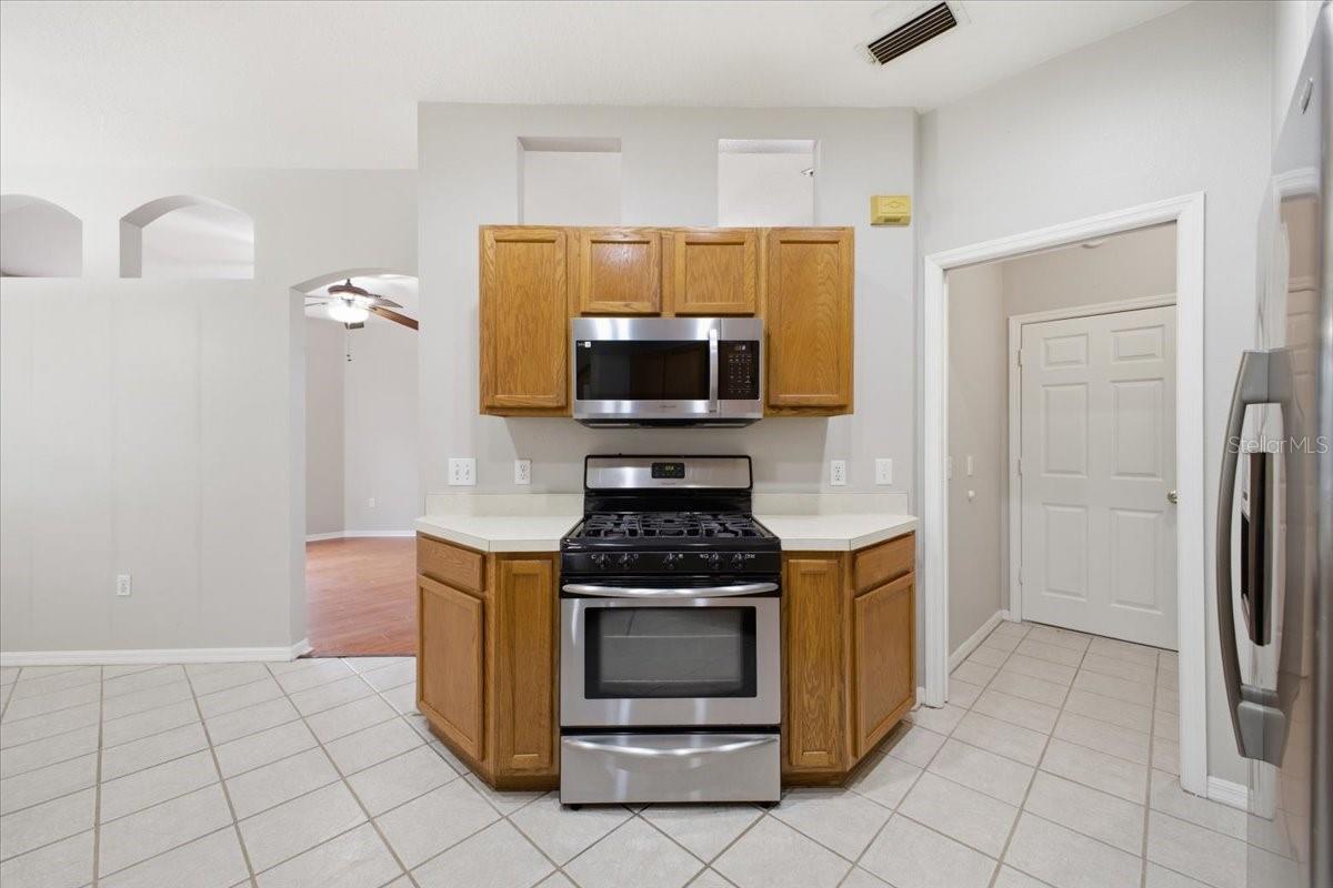 Image 8 of 26 For 12105 Whistling Way