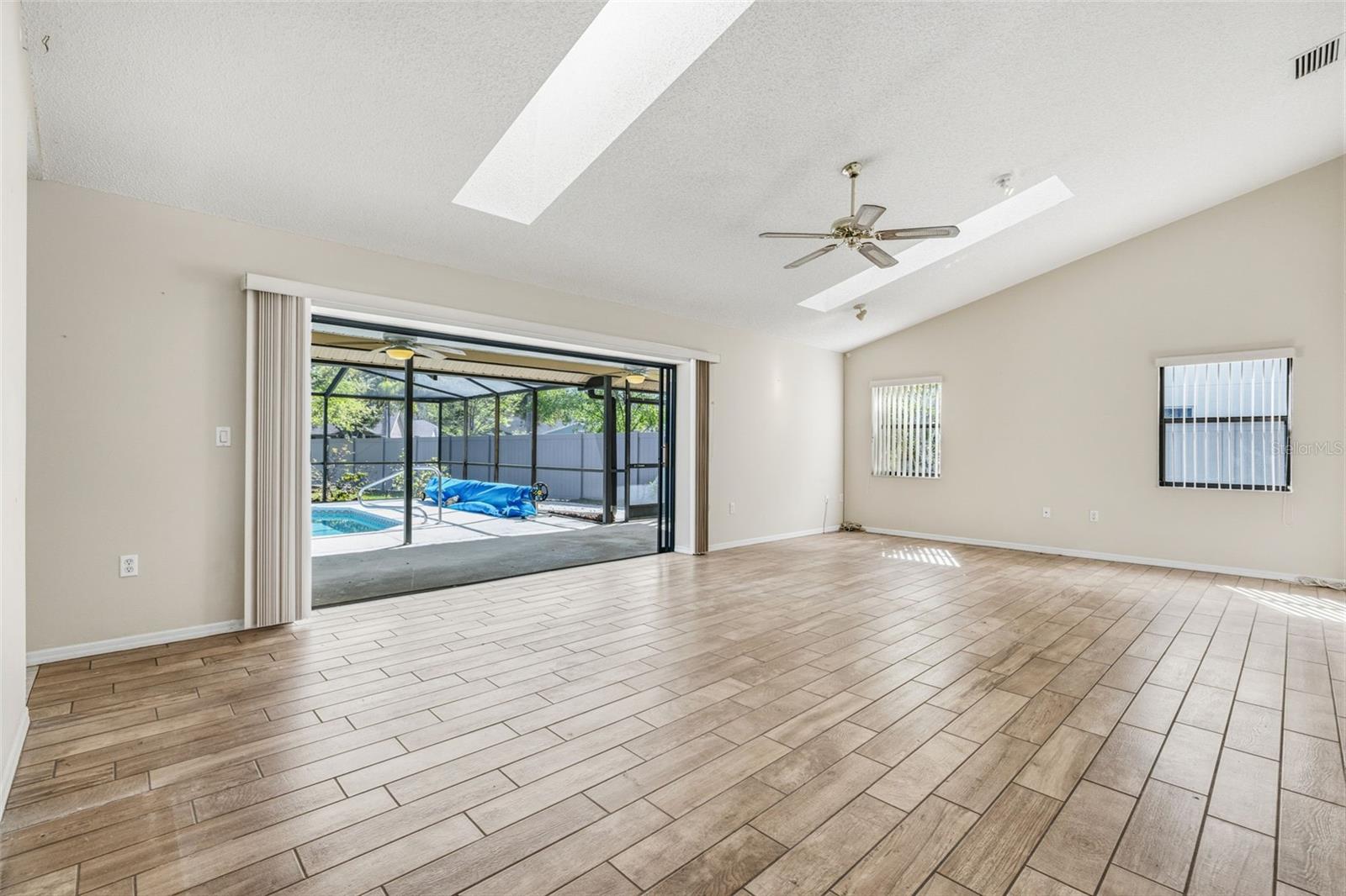 Image 3 of 23 For 4550 Murcross Lane