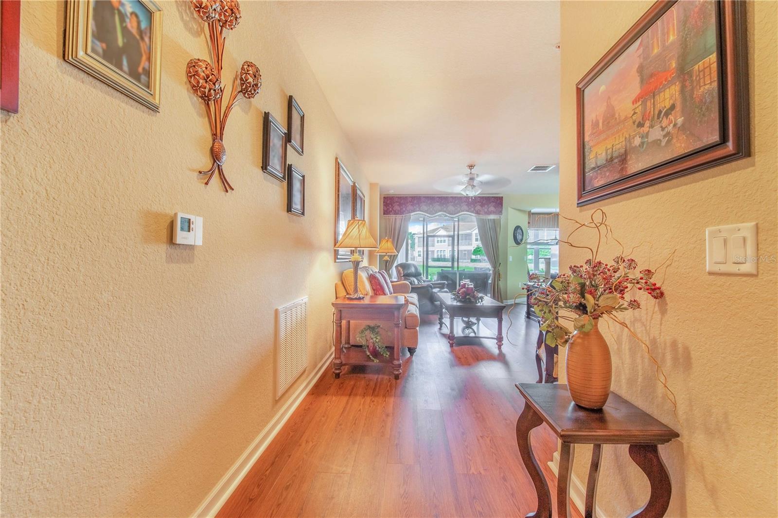 Listing photo id 8 for 1206 Romani Avenue