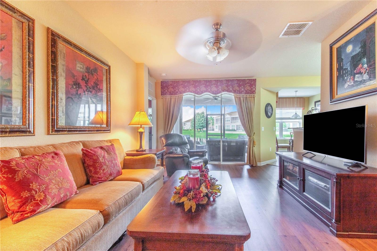 Listing photo id 9 for 1206 Romani Avenue