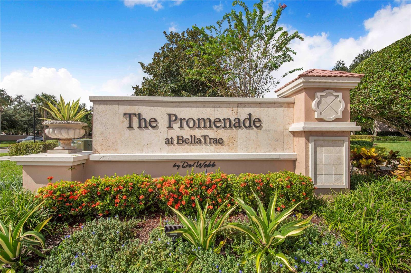 Listing photo id 0 for 1206 Romani Avenue