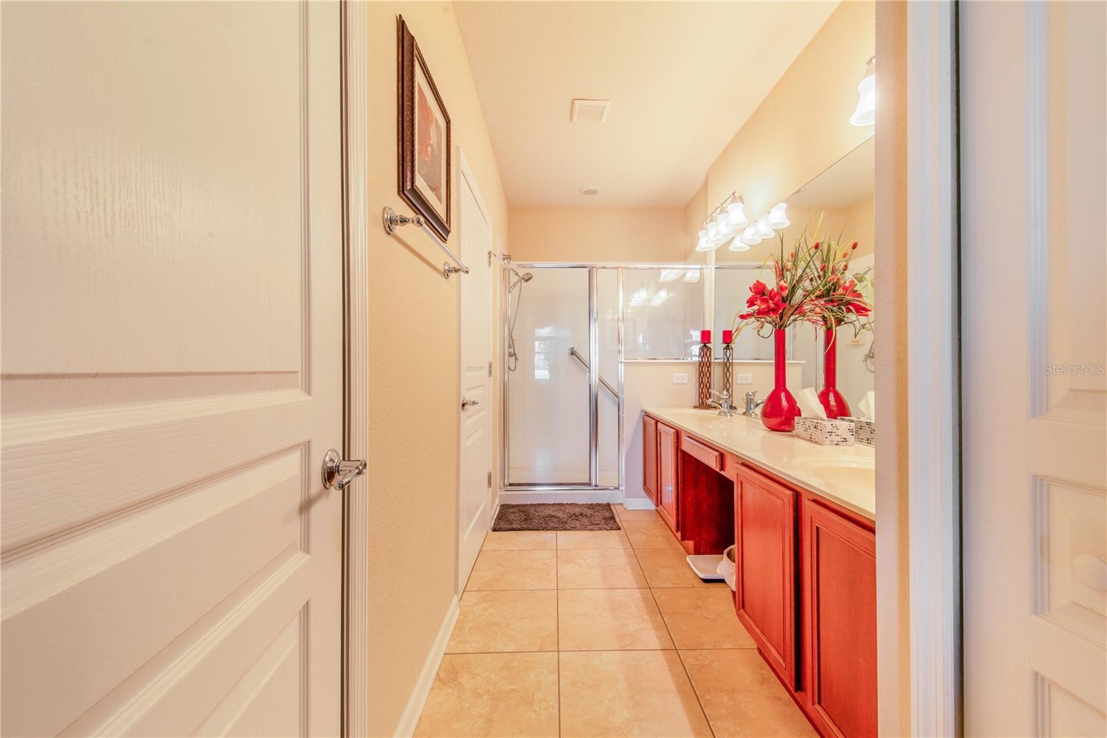 Listing photo id 18 for 1206 Romani Avenue