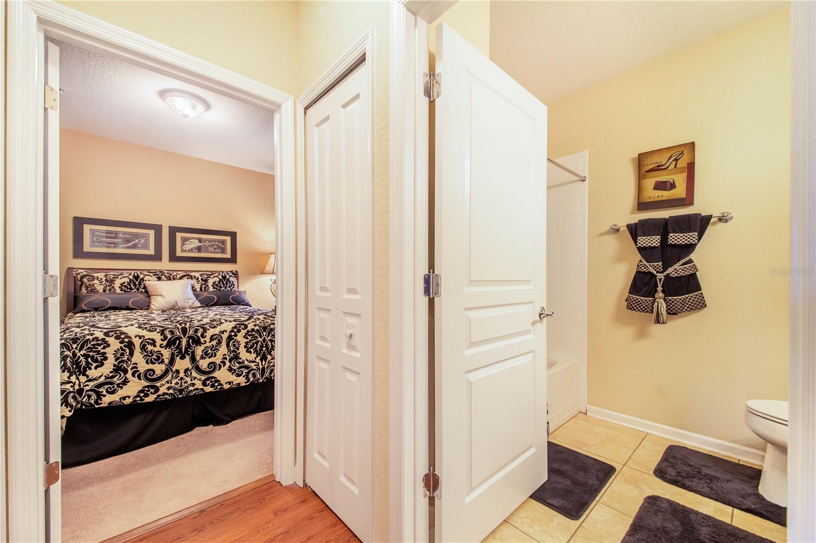 Listing photo id 22 for 1206 Romani Avenue