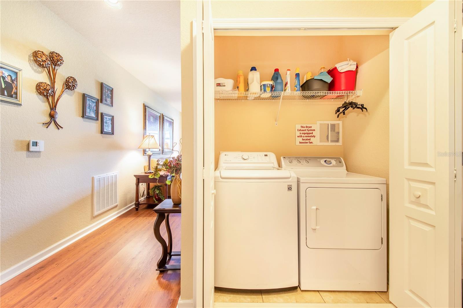 Listing photo id 26 for 1206 Romani Avenue