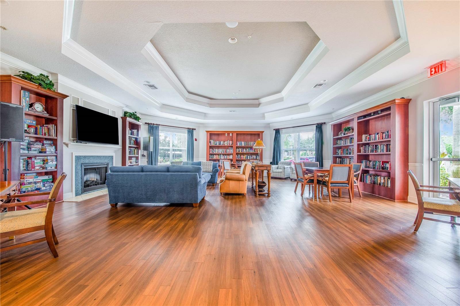 Listing photo id 36 for 1206 Romani Avenue