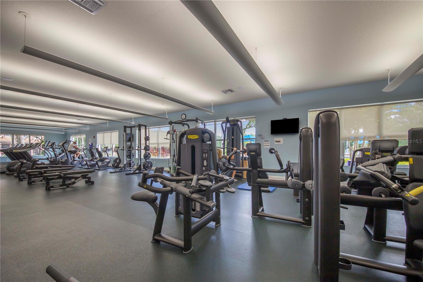 Listing photo id 41 for 1206 Romani Avenue