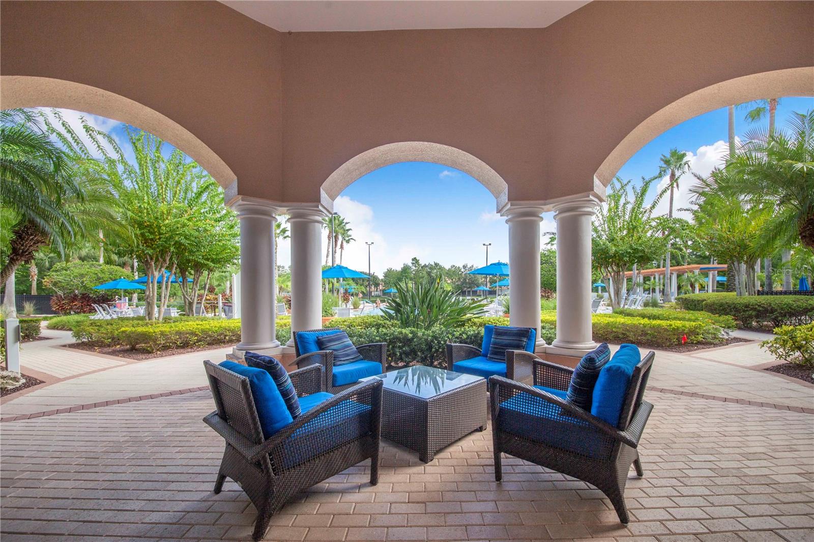 Listing photo id 43 for 1206 Romani Avenue