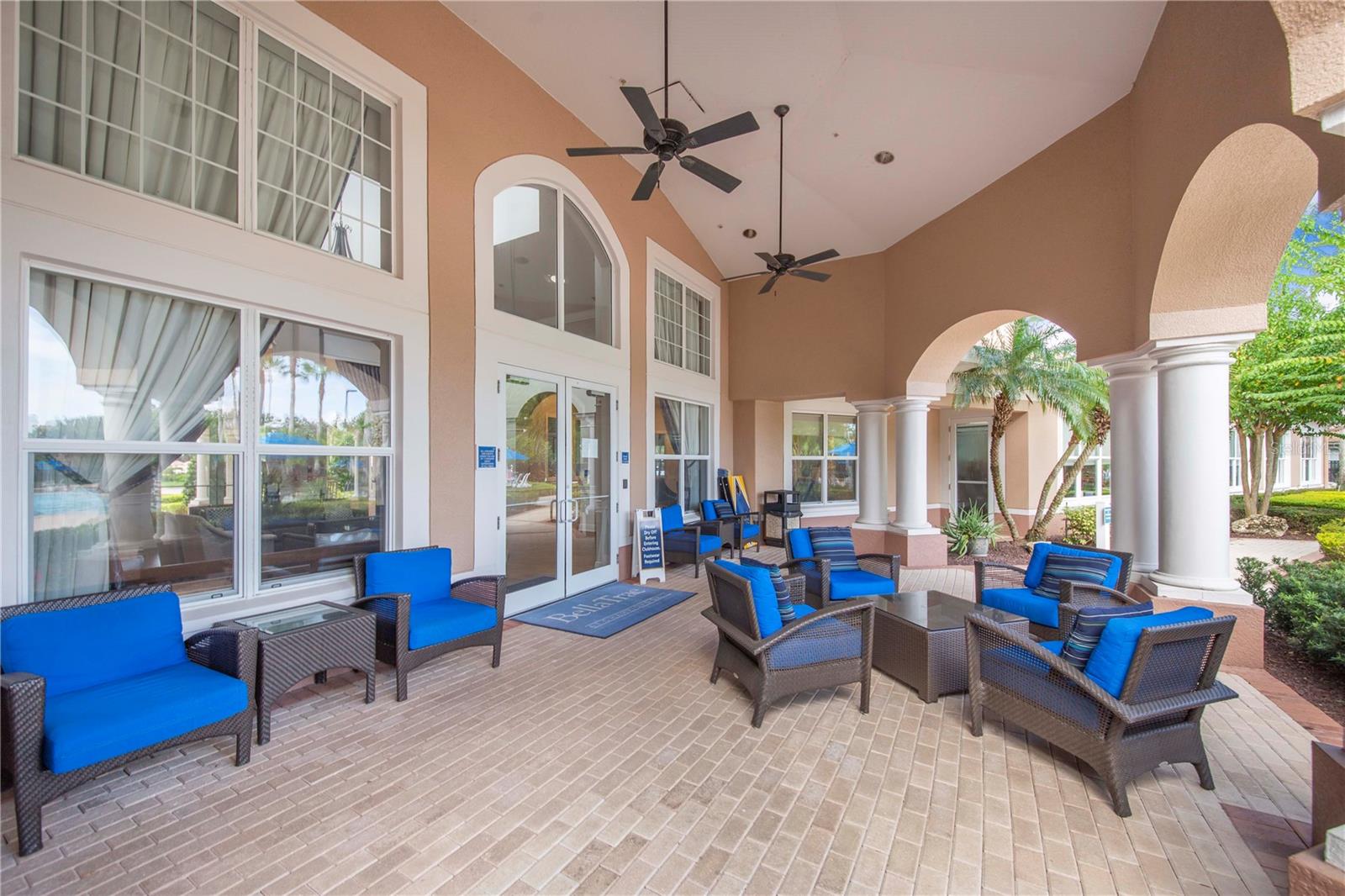 Listing photo id 44 for 1206 Romani Avenue