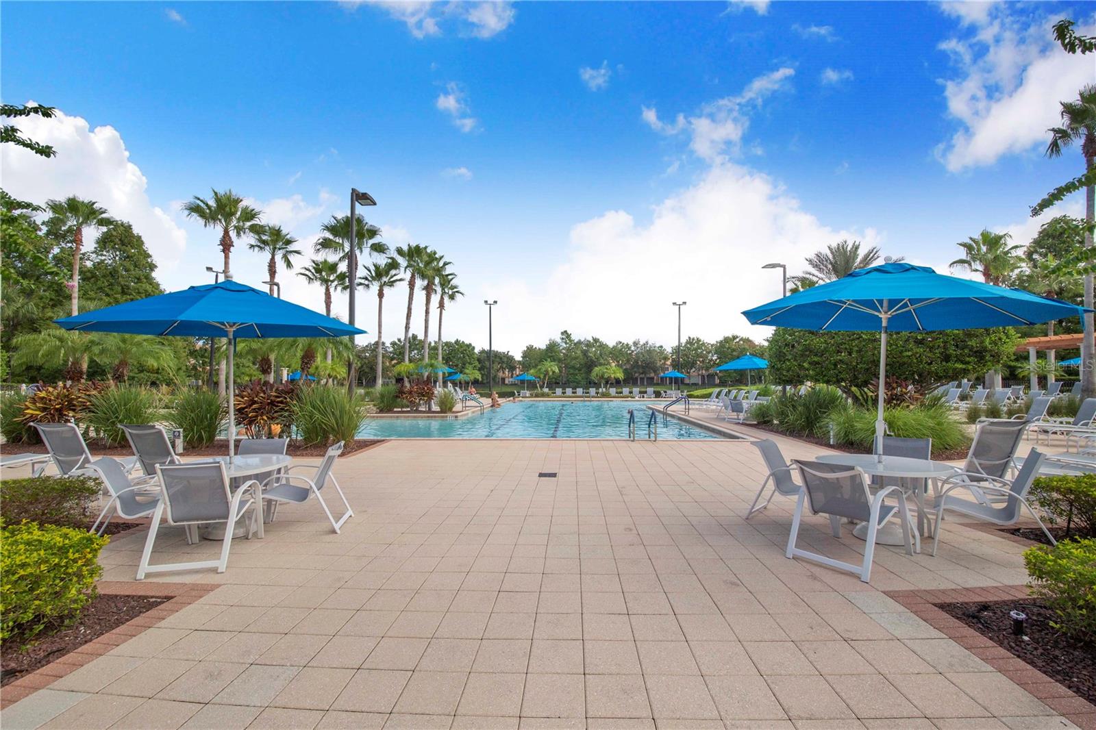 Listing photo id 47 for 1206 Romani Avenue