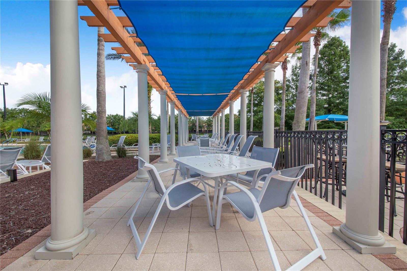 Listing photo id 50 for 1206 Romani Avenue