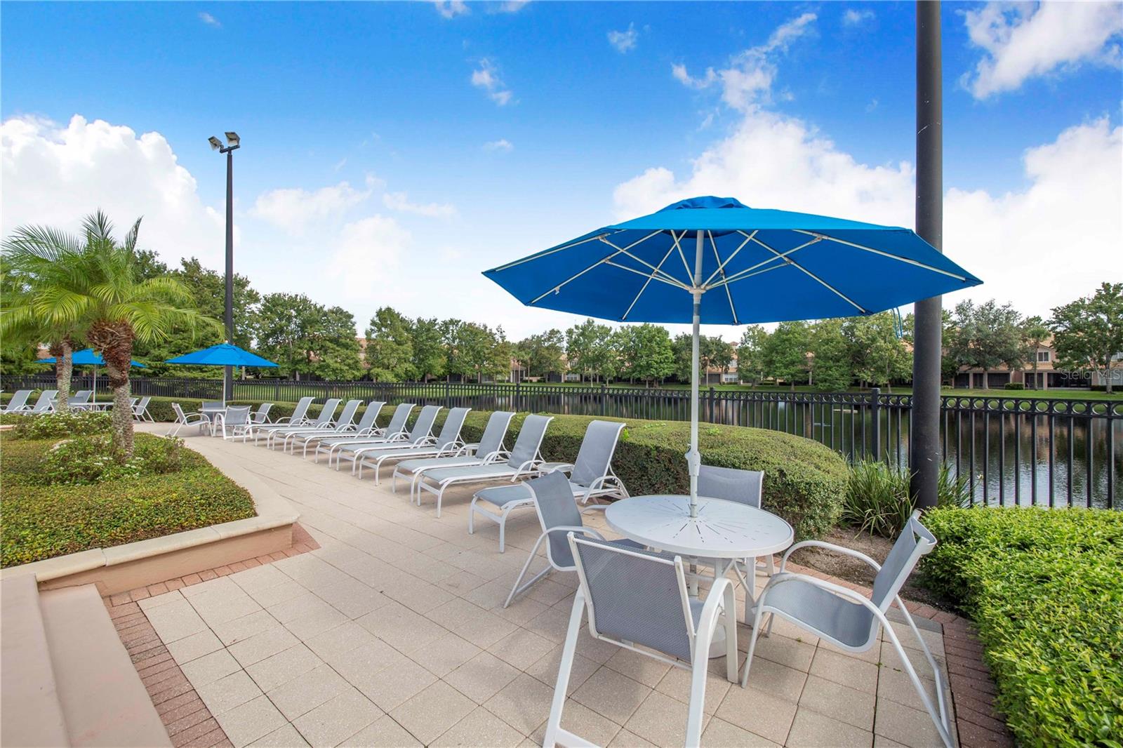 Listing photo id 52 for 1206 Romani Avenue