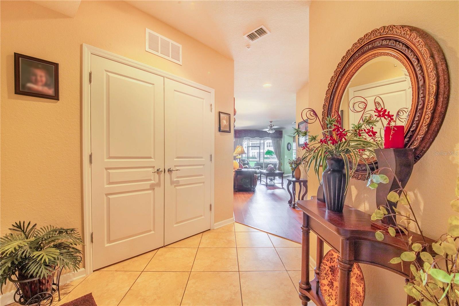 Listing photo id 7 for 1206 Romani Avenue