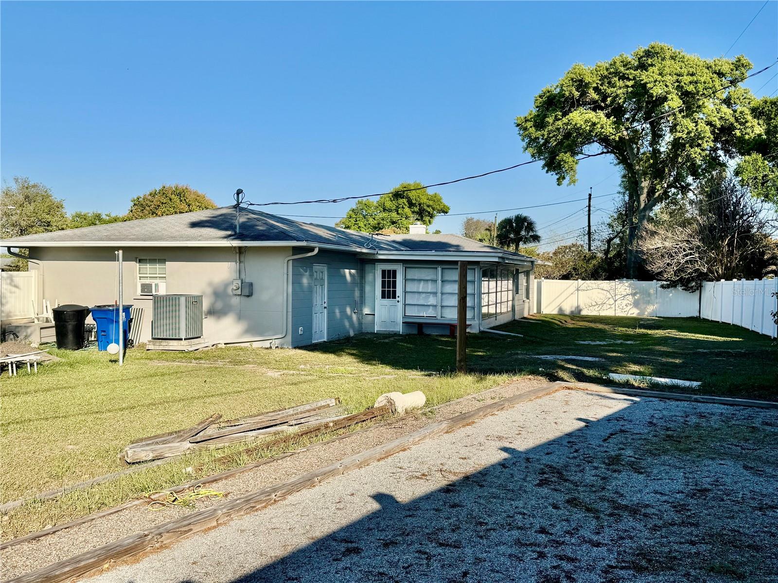 Image 28 of 44 For 4098 21st Avenue N