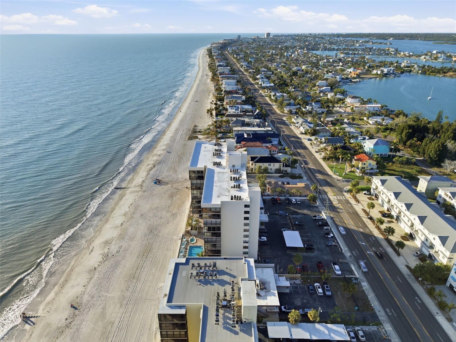 Image 46 of 48 For 15462 Gulf Boulevard 406