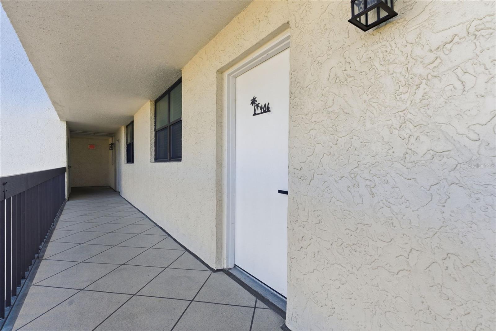 Image 7 of 48 For 15462 Gulf Boulevard 406